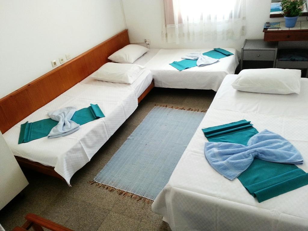 Parmis Rooms Çeşme Habitación foto