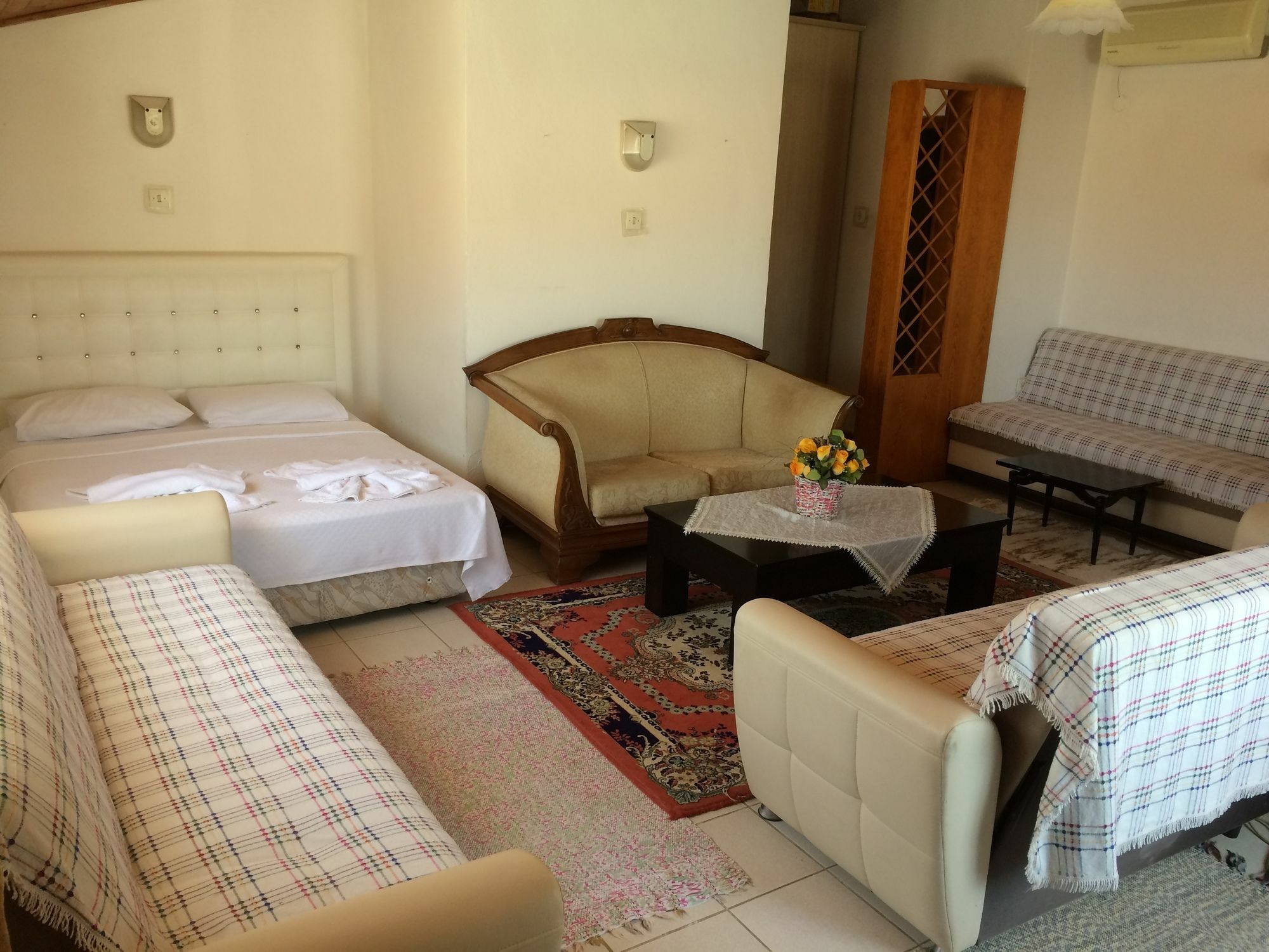 Parmis Rooms Çeşme Exterior foto