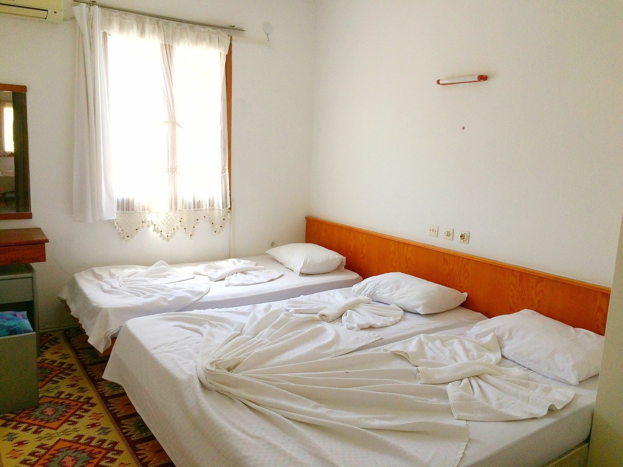 Parmis Rooms Çeşme Exterior foto