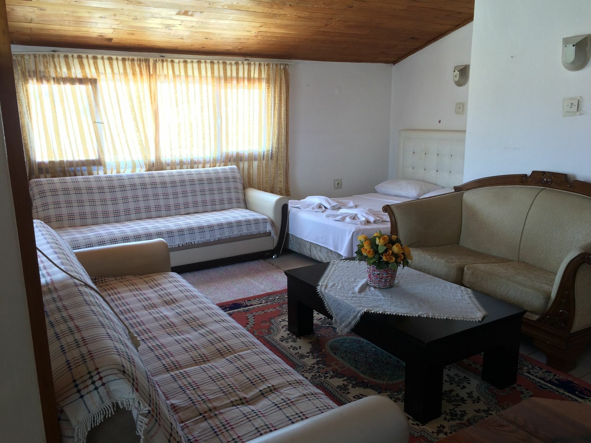 Parmis Rooms Çeşme Exterior foto